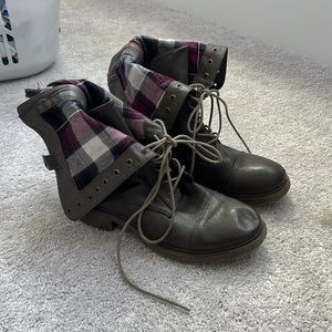 Women’s fold down boots